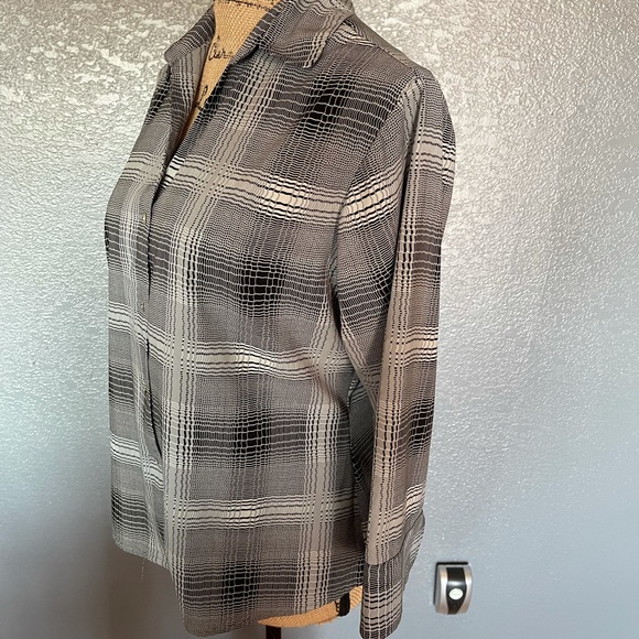 ⭕️PIANO Grey & Black Button-up Blouse. size M - Picture 3 of 6